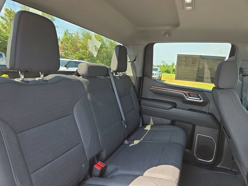 Used 2023 Chevrolet Silverado 1500 LT AWD/4WD image 34