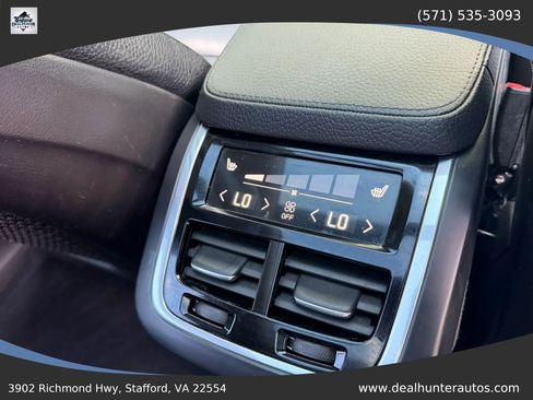 Used 2016 Volvo XC90 T6 Momentum w/ Momentum Plus Package AWD/4WD image 23