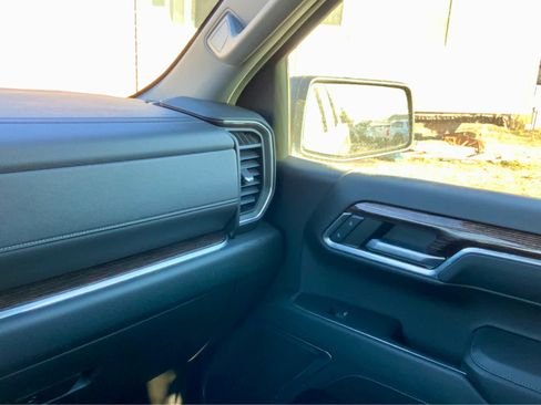 Used 2023 GMC Sierra 1500 Elevation image 35