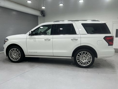 Used 2023 Ford Expedition Platinum AWD/4WD image 5