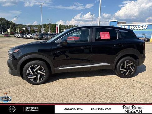 Certified 2025 Nissan Kicks SV w/ Charging Package FWD image 11