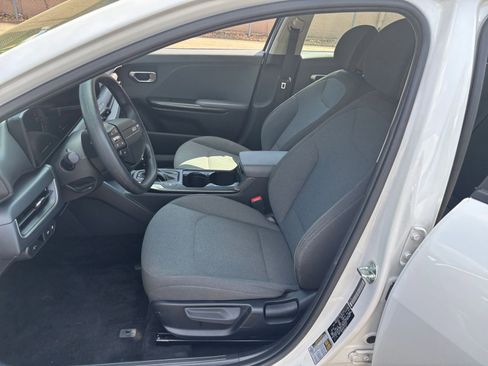 Used 2025 Kia K4 FWD image 31