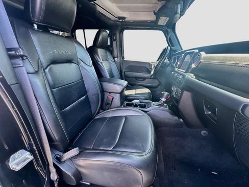 Certified 2022 Jeep Wrangler Unlimited Sahara AWD/4WD image 31