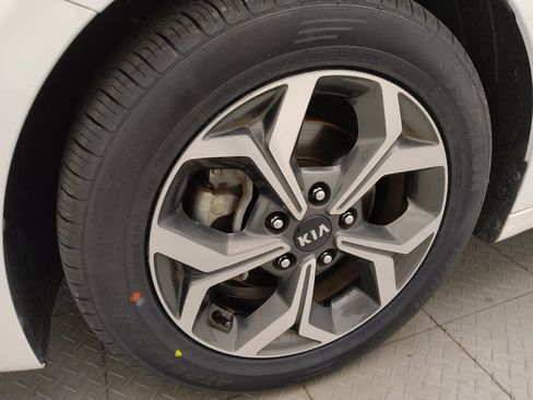 Used 2021 Kia Forte LXS FWD image 31