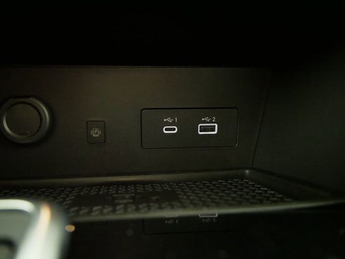 Used 2025 Nissan Pathfinder SL image 34