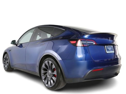 Used 2024 Tesla Model Y Performance image 3