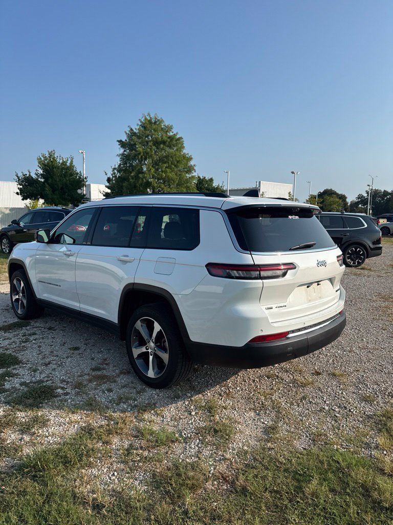Used 2023 Jeep Grand Cherokee L Limited w/ Luxury Tech Group II AWD/4WD image 7