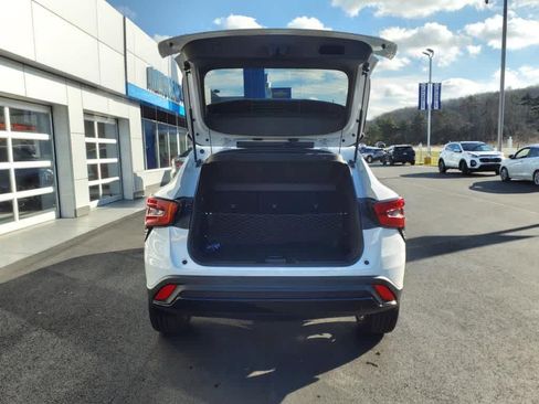 Used 2025 Chevrolet Trax RS w/ Driver Confidence Package image 7