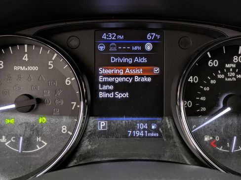 Used 2019 Nissan Rogue SV AWD/4WD image 34