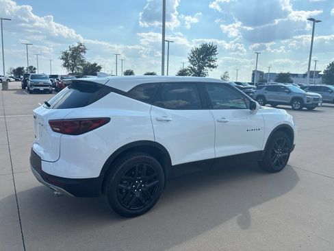 Used 2023 Chevrolet Blazer LT FWD image 4