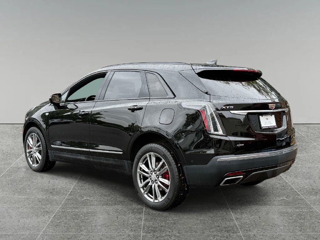 Certified 2026 Cadillac XT5 Sportv w/ LPO, Floor Liner Package AWD/4WD image 12