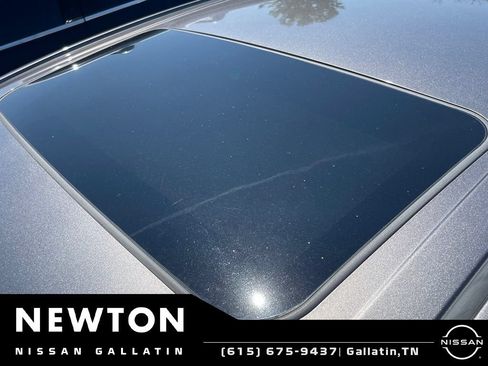 Used 2018 Toyota Camry SE w/ Audio Package FWD image 9