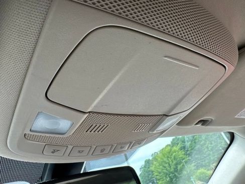 Used 2019 Lincoln MKC Select w/ Select Plus Package AWD/4WD image 24