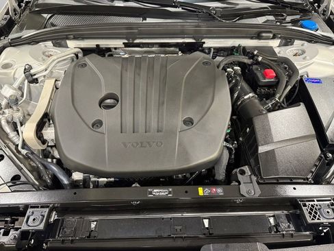 Used 2023 Volvo V60 B5 Cross Country Ultimate w/ Climate Package image 39