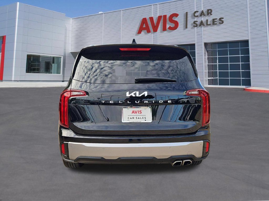 Used 2025 Kia Telluride S FWD image 7