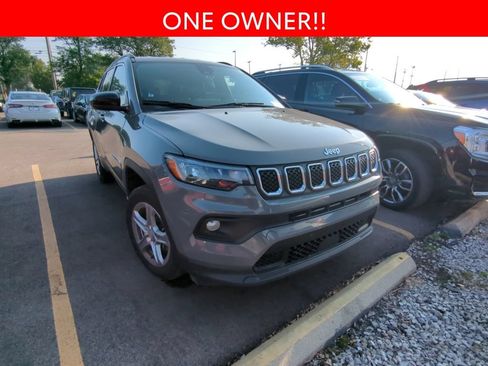 Used 2024 Jeep Compass Latitude AWD/4WD image 3