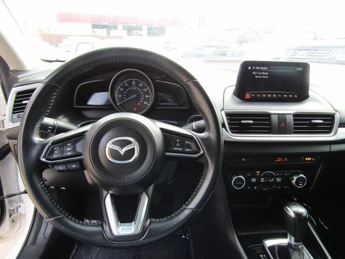 Used 2018 MAZDA MAZDA3 Touring image 15