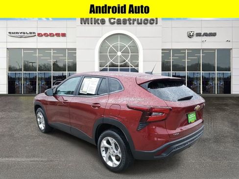 Used 2024 Chevrolet Trax LS w/ LS Convenience Package image 6