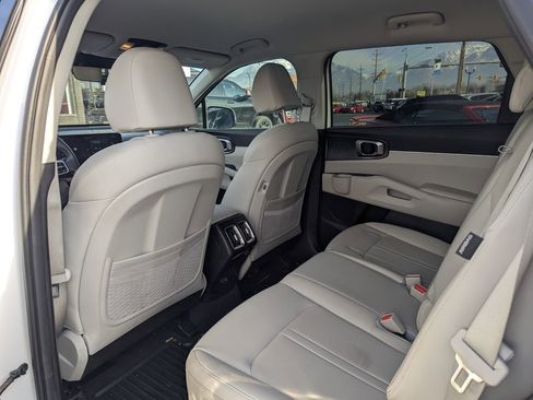 Used 2024 Kia Sorento S image 20