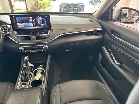 Used 2023 Nissan Altima 2.5 SV w/ SV Premium Package FWD image 44