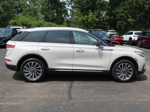 Used 2023 Lincoln Corsair Reserve w/ Equipment Group 201A FWD image 2