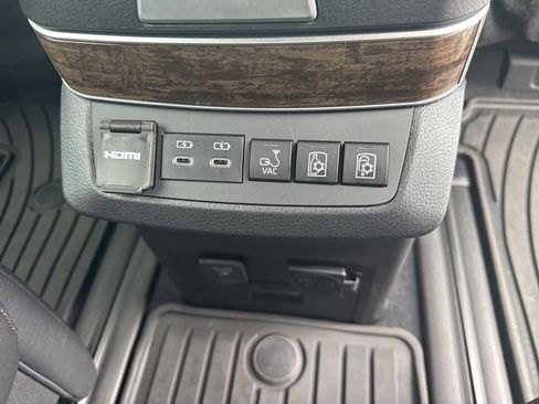 New 2026 Toyota Sienna Platinum AWD/4WD image 10