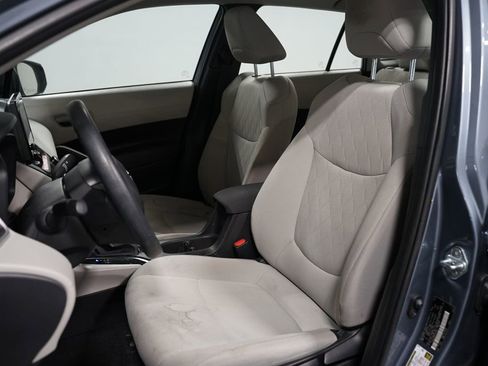 Used 2025 Toyota Corolla Cross L image 6