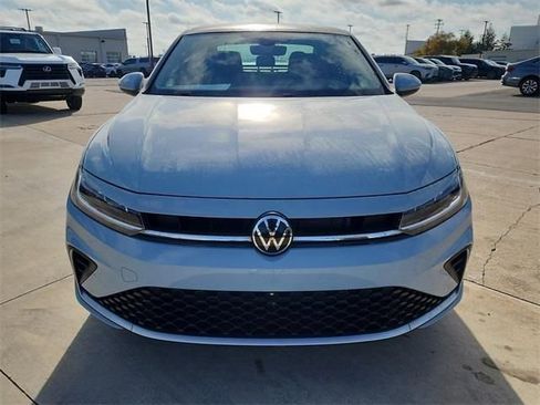 New 2026 Volkswagen Jetta SE image 7