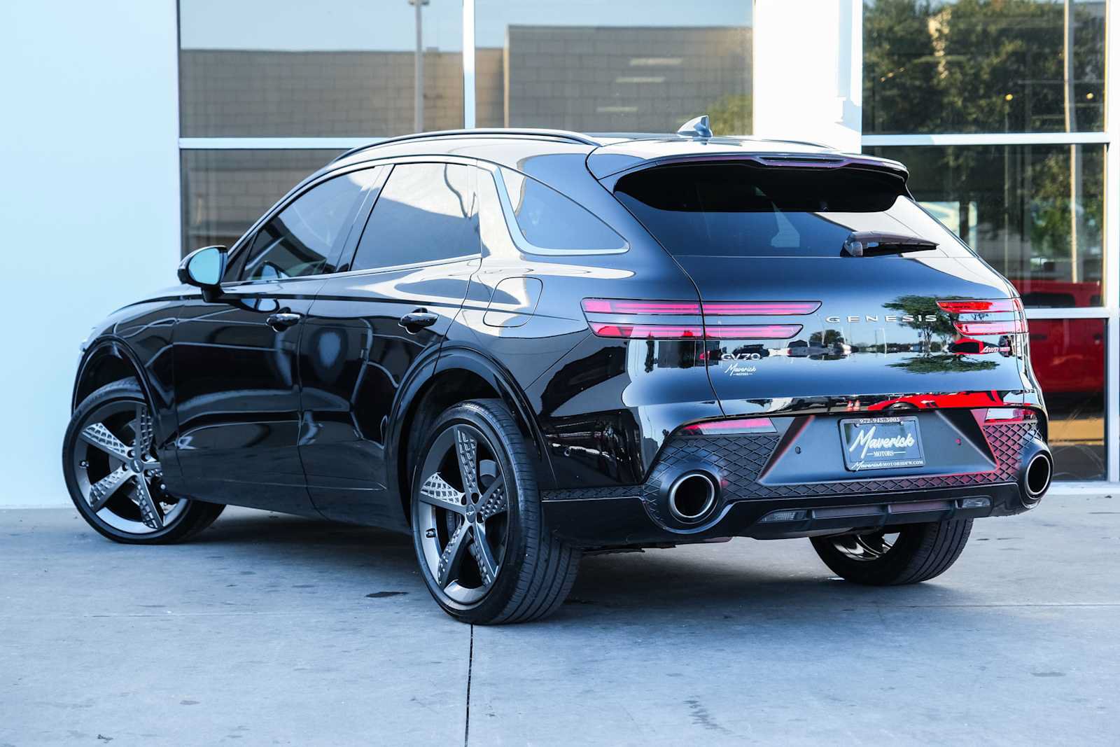 Used 2025 Genesis GV70 3.5T Sport w/ Sport Prestige Package AWD/4WD image 14
