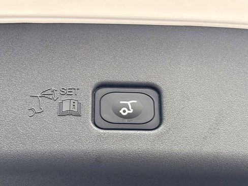 New 2026 Lincoln Nautilus Premier w/ Jet Appearance Package AWD/4WD image 13