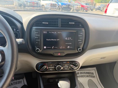 Used 2022 Kia Soul LX w/ Technology Package FWD image 14
