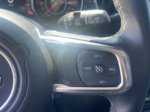Used 2018 Jeep Wrangler Unlimited Sahara AWD/4WD image 23