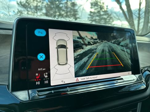 New 2026 Volkswagen Atlas SE image 10