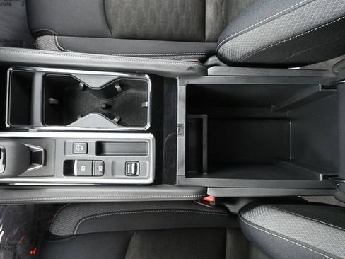 Used 2024 Nissan Pathfinder SV FWD image 34