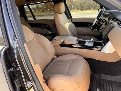 Used 2025 Land Rover Range Rover Long Wheelbase SE image 24