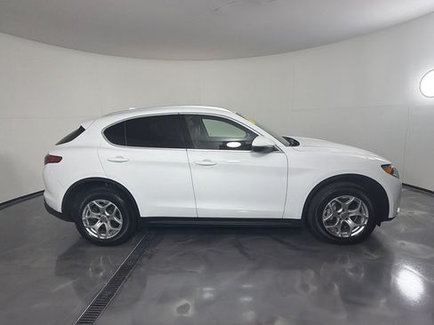 Used 2020 Alfa Romeo Stelvio RWD image 4