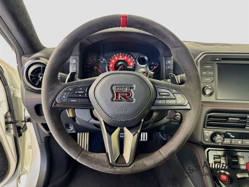 Used 2021 Nissan GT-R NISMO AWD/4WD image 12