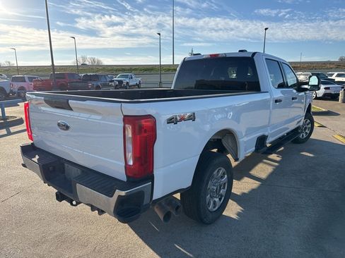 Used 2024 Ford F250 XLT image 10