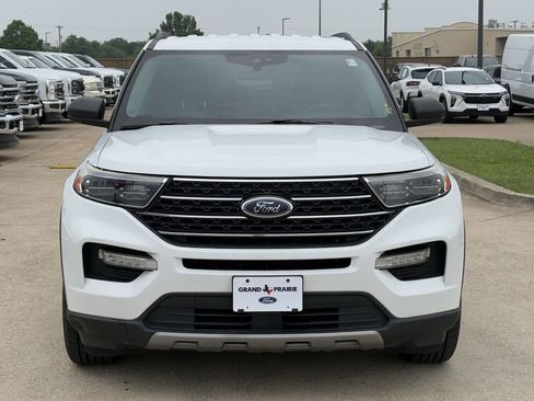 Used 2021 Ford Explorer XLT w/ Equipment Group 202A RWD image 9