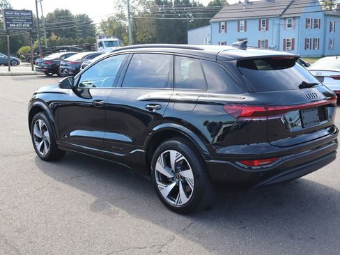 Used 2025 Audi Q6 e-tron Premium Plus image 8