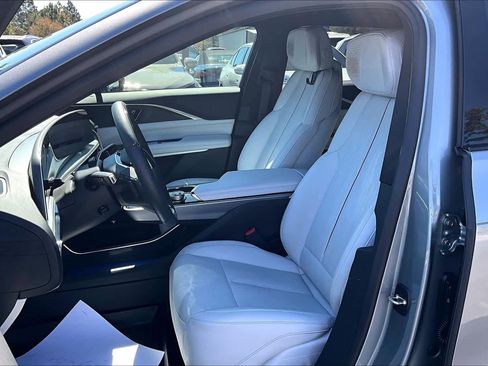 Used 2024 Cadillac Lyriq Sport image 7