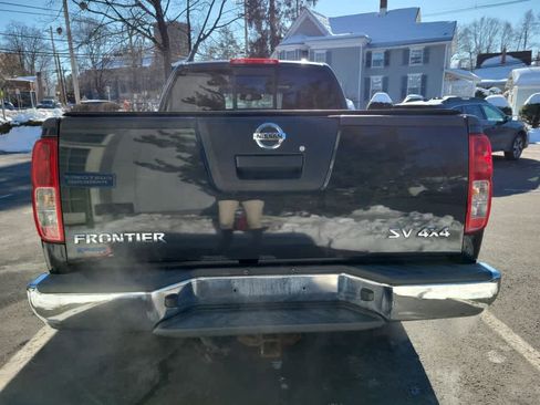 Used 2012 Nissan Frontier SV w/ SV Premium Utility Pkg image 4