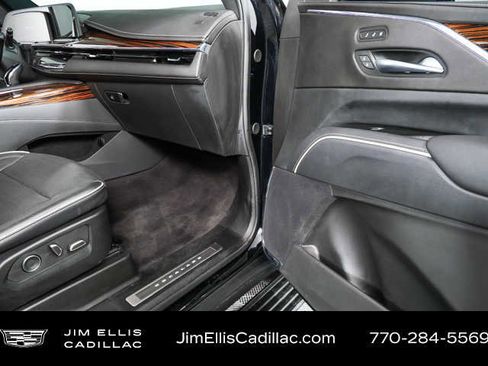 Used 2024 Cadillac Escalade Premium Luxury w/ Performance Package image 25