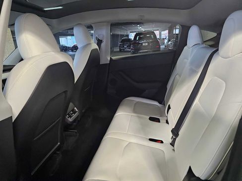 Used 2023 Tesla Model Y AWD image 31