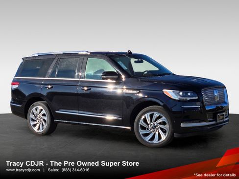 Used 2024 Lincoln Navigator Reserve image 1