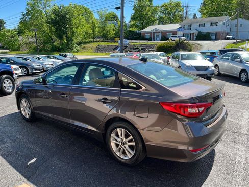 Used 2017 Hyundai Sonata SE FWD image 8