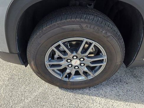 Certified 2025 GMC Acadia Elevation FWD image 9