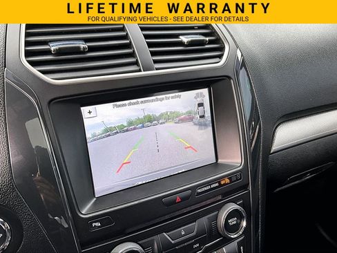 Used 2018 Ford Explorer XLT AWD/4WD image 27