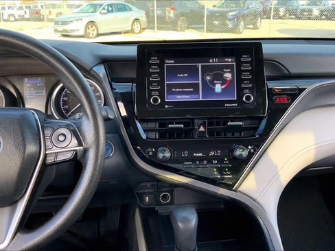 Used 2022 Toyota Camry LE image 6