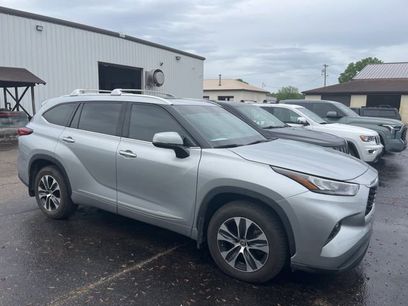 Used 2020 Toyota Highlander XLE